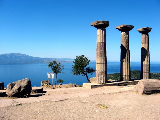 Assos